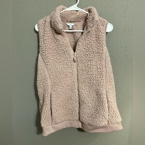 Time and Tru Beige Sherpa Vest. Size XL.